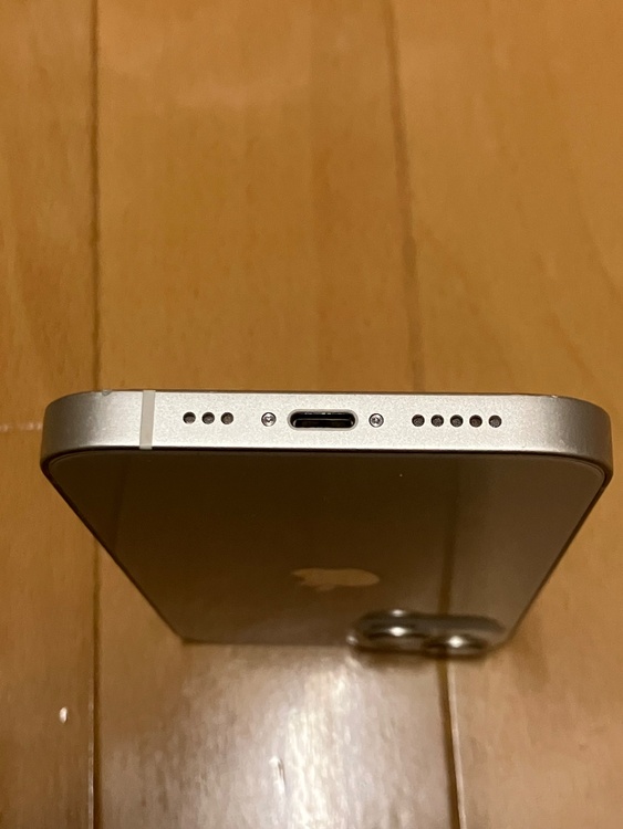 iphone13 128GB ホワイト 初期化済み（スマホ）の商品画像 - 査定依頼日：2026年4月6日 - 最高査定価格：28,000円