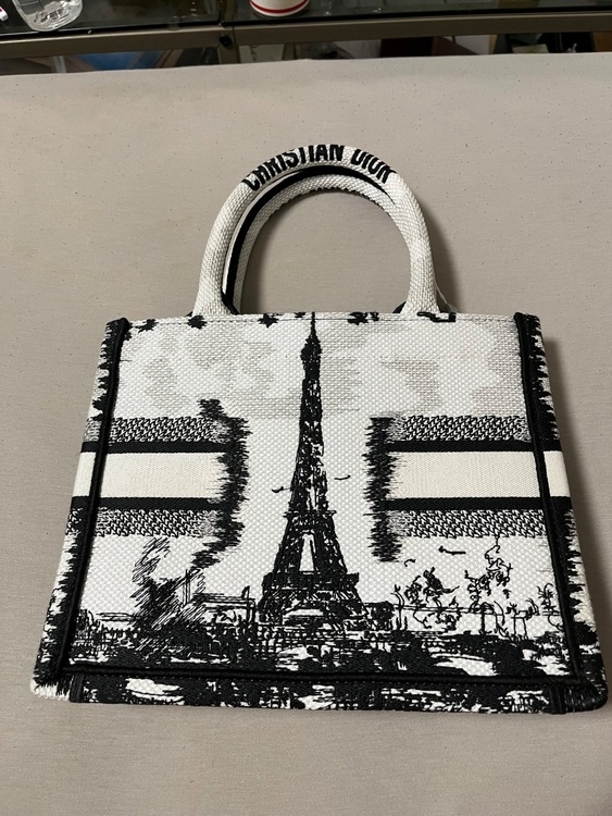 ブックトート（ブランドバッグ）の商品画像 - 査定依頼日：2025年8月2日 - 最高査定価格：210,000円