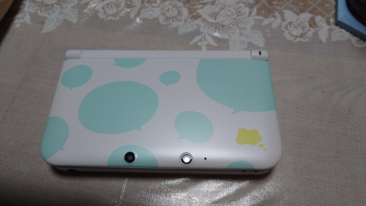 3DS トモダチコレクションパック（ゲーム機本体・ゲームソフト）の商品画像 - 査定依頼日：2026年9月21日 - 最高査定価格：10,000円