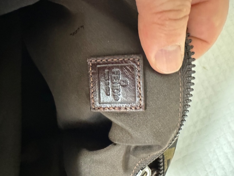 フェンディ  （ブランドバッグ）の商品画像 - 査定依頼日：2026年3月19日 - 最高査定価格：40,000円