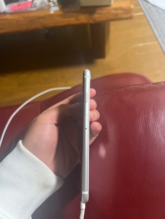 iPhone SE (第 3 世代) 128GB SIMフリー（スマホ）の商品画像 - 査定依頼日：2025年11月25日 - 最高査定価格：31,000円