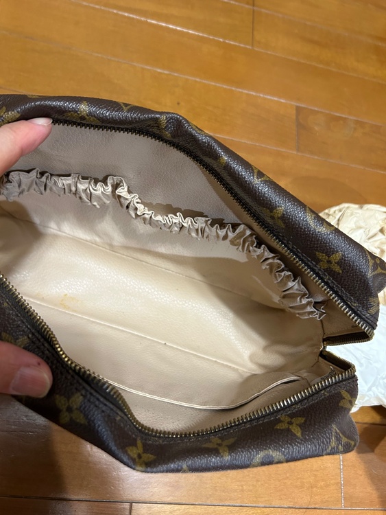 ポーチ（ブランドバッグ）の商品画像 - 査定依頼日：2026年10月3日 - 最高査定価格：30,000円