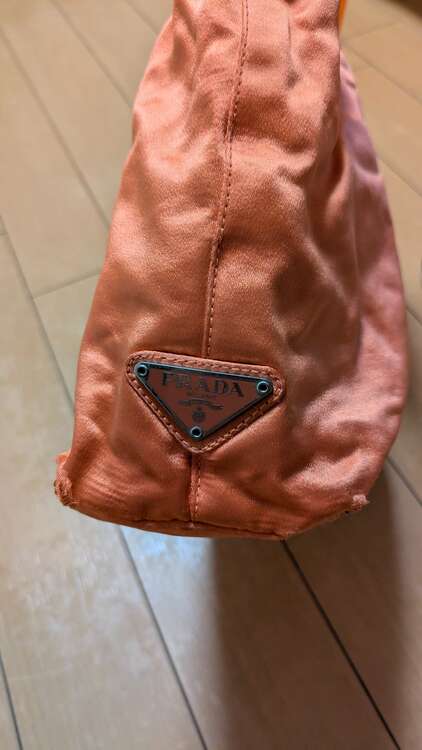 プラダ  （ブランドバッグ）の商品画像 - 査定依頼日：2025年4月24日 - 最高査定価格：3,000円