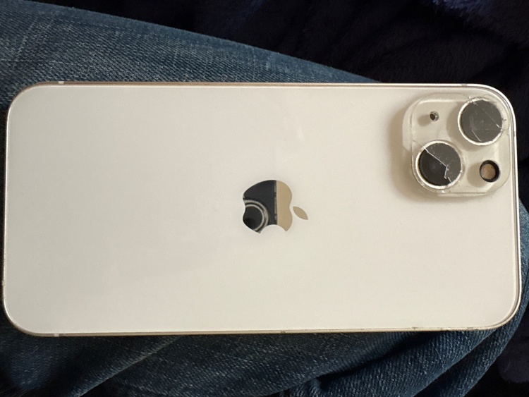 iPhone 13 128GB Softbank（スマホ）の商品画像 - 査定依頼日：2026年3月21日 - 最高査定価格：36,000円