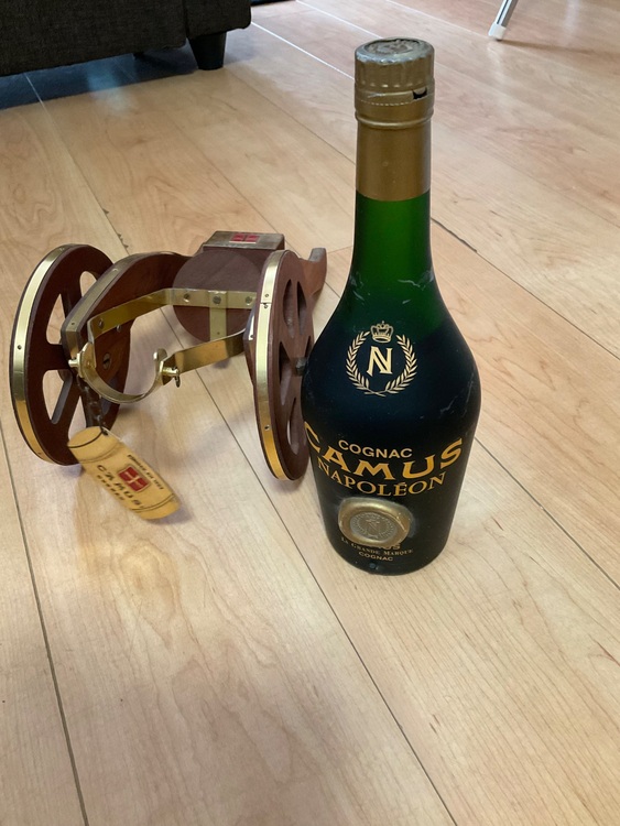 カミュ　ナポレオン　ラグラン　マルキ（お酒）の商品画像 - 査定依頼日：2025年8月16日 - 最高査定価格：300円