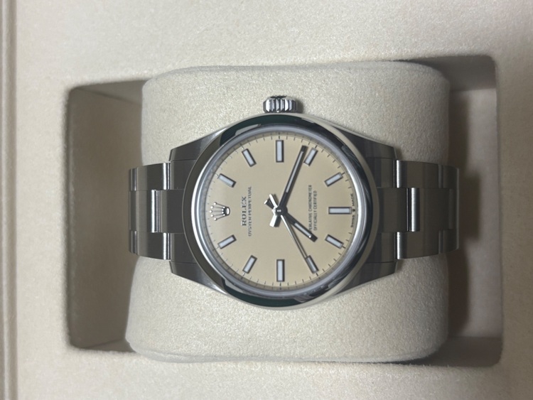 オイスターパーペチュアル 31（高級時計）の商品画像 - 査定依頼日：2025年6月22日 - 最高査定価格：1,350,000円