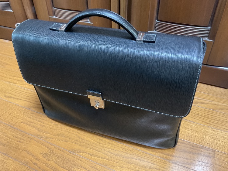 フェラガモ  （ブランドバッグ）の商品画像 - 査定依頼日：2025年8月7日 - 最高査定価格：5,000円