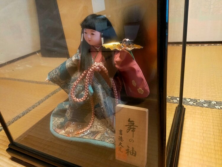 日本人形（美術品・骨董品）の商品画像 - 査定依頼日：2026年6月4日 - 最高査定価格：5,000円