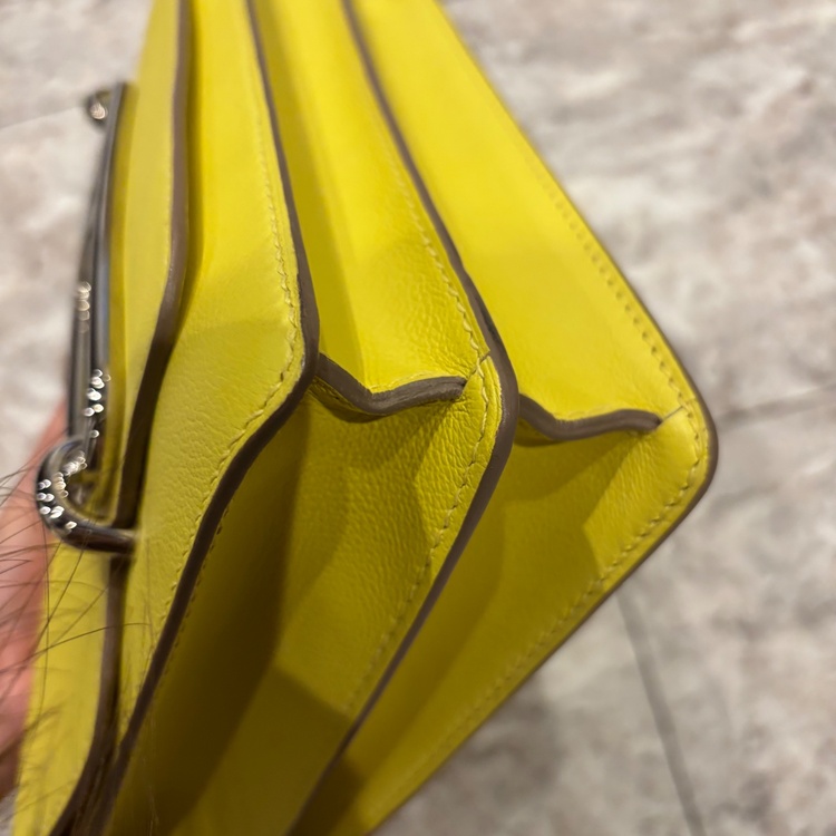 ロウリス23（ブランドバッグ）の商品画像 - 査定依頼日：2025年12月13日 - 最高査定価格：480,000円