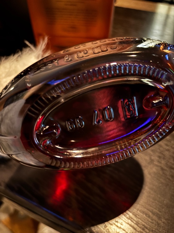 ブランデー ヘネシー （お酒）の商品画像 - 査定依頼日：2026年2月14日 - 最高査定価格：15,000円