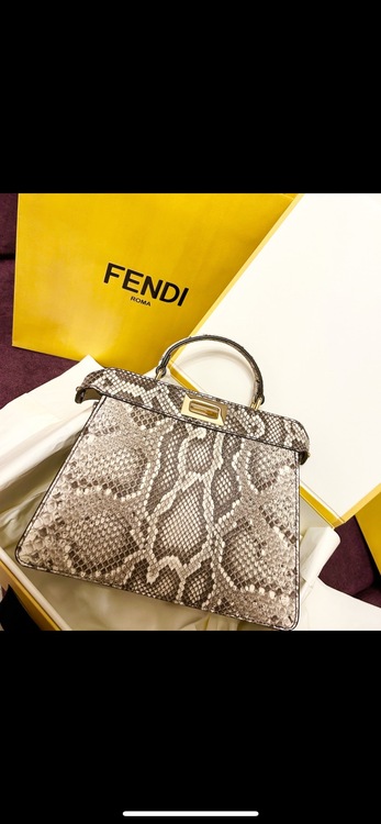 フェンディ  （ブランドバッグ）の商品画像 - 査定依頼日：2026年2月12日 - 最高査定価格：250,000円