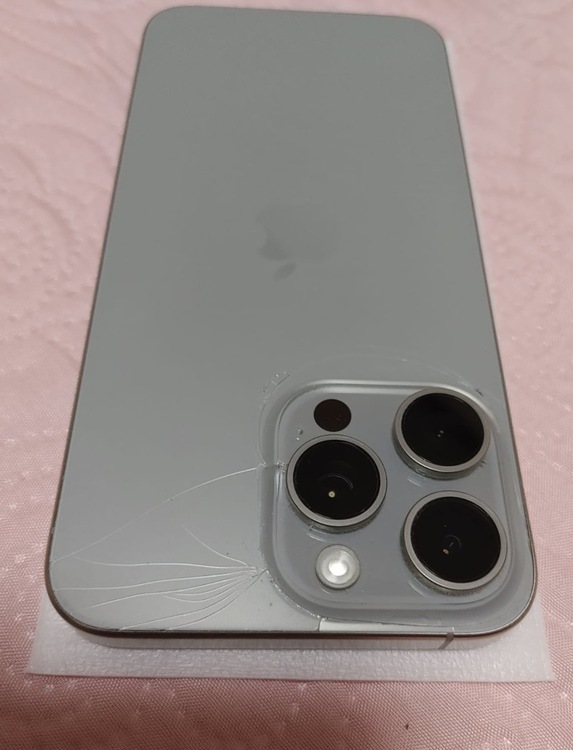 Apple iPhone 15 Pro Max 256GB ナチュラルチタニウム SIMフリー（スマホ）の商品画像 - 査定依頼日：2026年7月21日 - 最高査定価格：99,000円