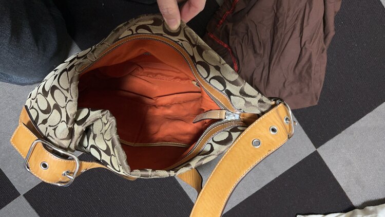 COACH 6083 ショルダーバッグ（ブランドバッグ）の商品画像 - 査定依頼日：2025年4月2日 - 最高査定価格：1,500円