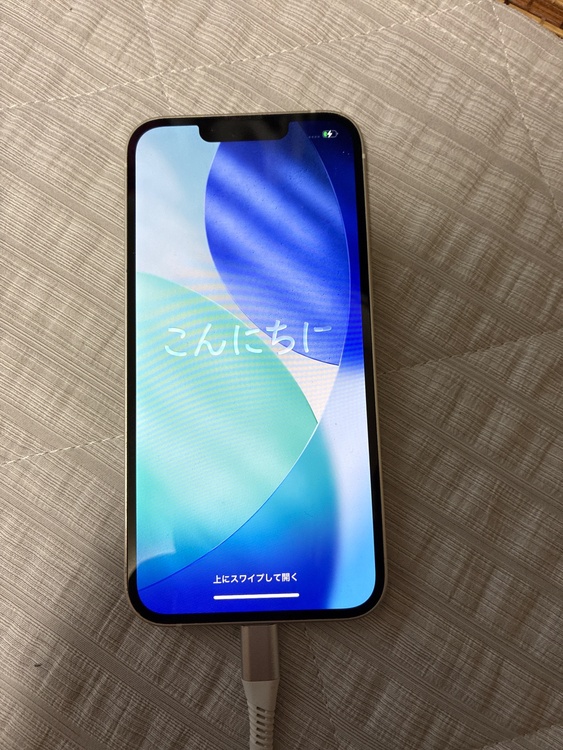 iPhone iPhone 13 256GB au（スマホ）の商品画像 - 査定依頼日：2026年6月2日 - 最高査定価格：45,000円