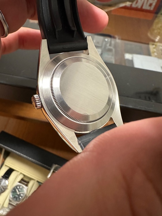 ダークロジウム39mm（高級時計）の商品画像 - 査定依頼日：2025年7月15日 - 最高査定価格：1,050,000円