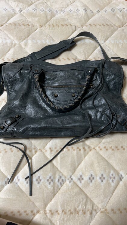 ザシティ（ブランドバッグ）の商品画像 - 査定依頼日：2025年2月1日 - 最高査定価格：35,000円