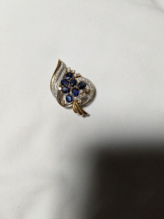 ブローチ（宝石）の商品画像 - 査定依頼日：2025年6月2日 - 最高査定価格：25,000円