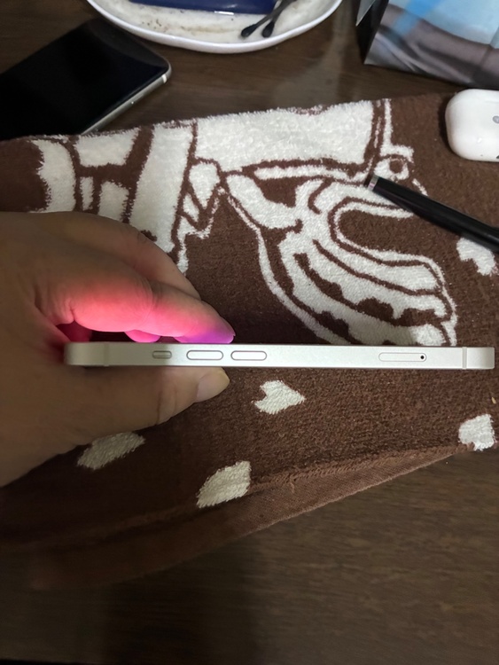 アイホン13（スマホ）の商品画像 - 査定依頼日：2025年12月12日 - 最高査定価格：38,000円