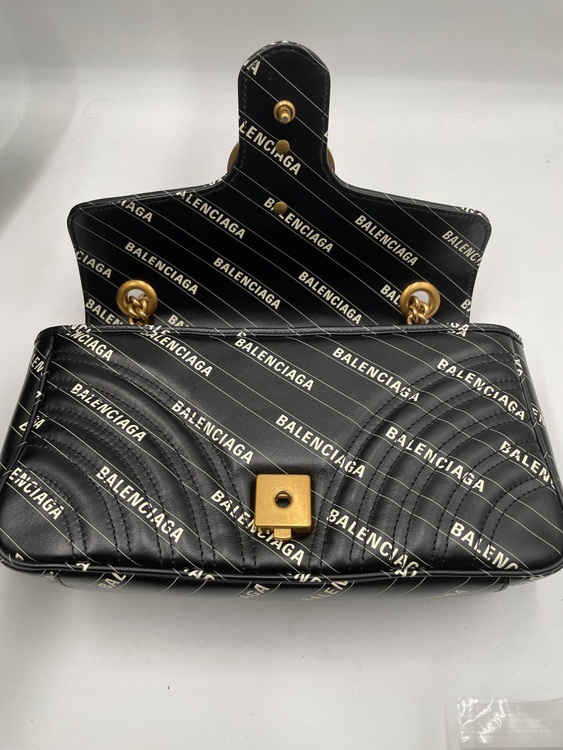 グッチ  （ブランドバッグ）の商品画像 - 査定依頼日：2025年6月8日 - 最高査定価格：180,000円