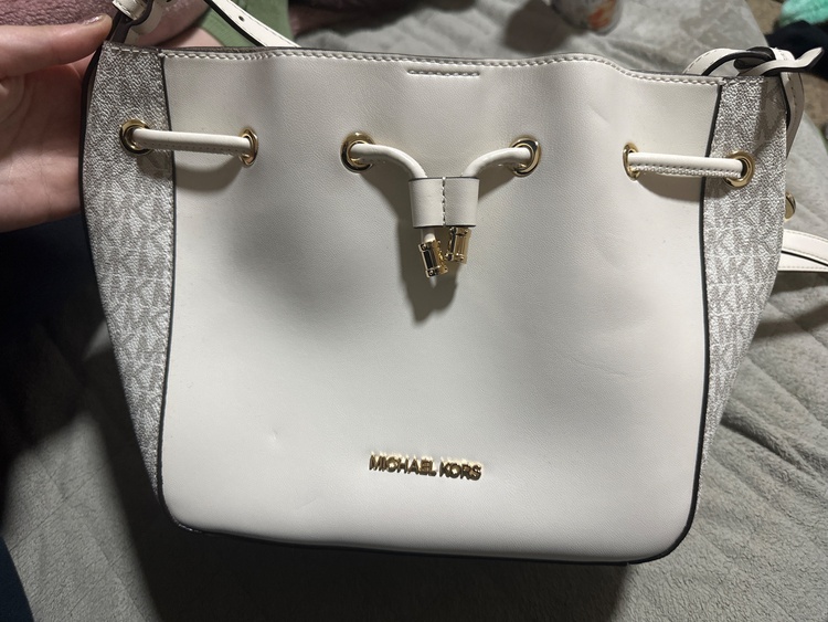 マイケルコース　バッグ（ブランドバッグ）の商品画像 - 査定依頼日：2026年1月8日 - 最高査定価格：2,500円
