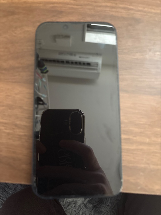 iPhone 14 128GB au（スマホ）の商品画像 - 査定依頼日：2026年3月16日 - 最高査定価格：39,000円