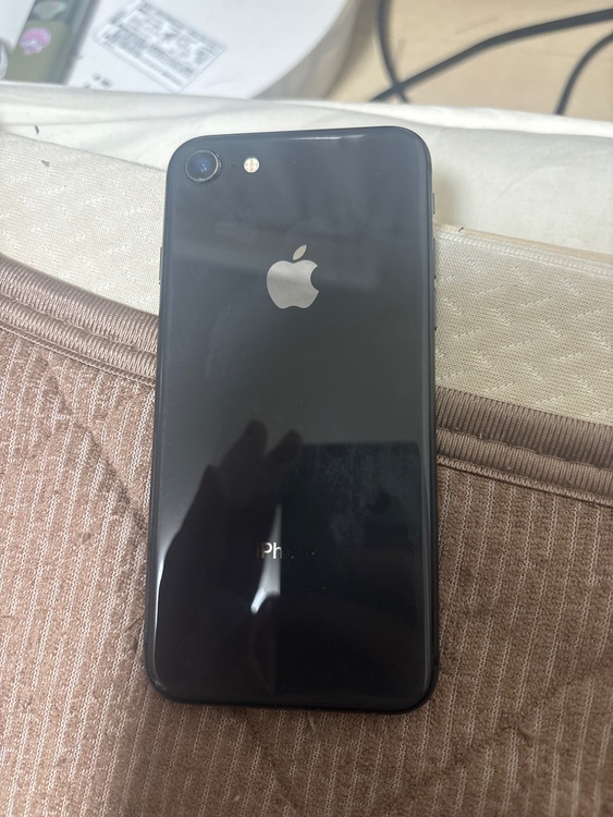 iPhone8 64GB docomo（スマホ）の商品画像 - 査定依頼日：2026年1月18日 - 最高査定価格：6,000円