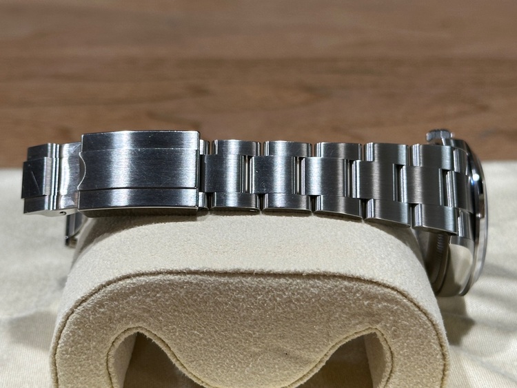 ロレックス エクスプローラー 12427（高級時計）の商品画像 - 査定依頼日：2025年8月1日 - 最高査定価格：1,150,000円