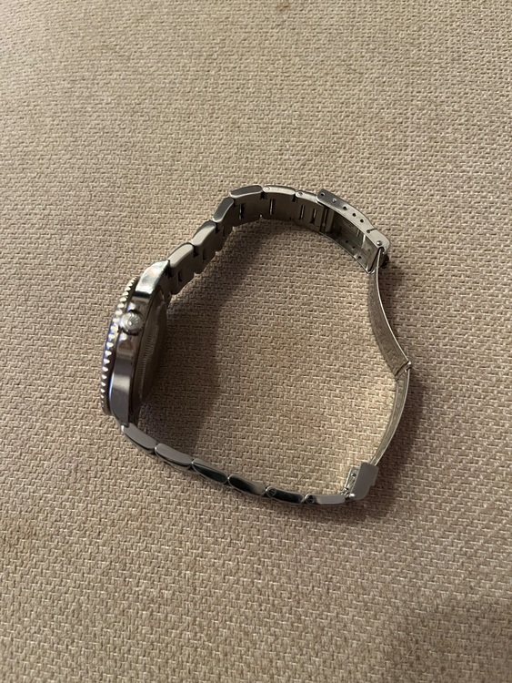 ロレックス GMTマスター 16710t（高級時計）の商品画像 - 査定依頼日：2025年10月30日 - 最高査定価格：2,100,000円