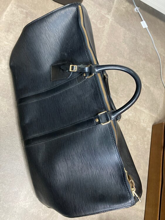 ルイヴィトン　エピ　ボストンバック（ブランドバッグ）の商品画像 - 査定依頼日：2025年4月30日 - 最高査定価格：85,000円