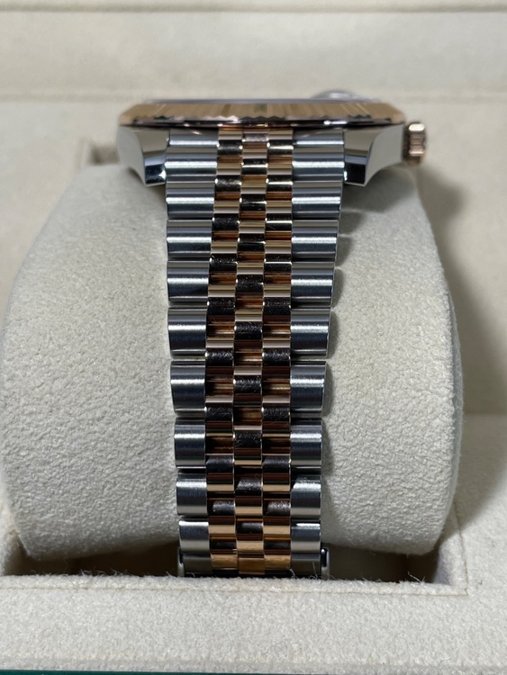 ロレックス デイトジャスト 12633（高級時計）の商品画像 - 査定依頼日：2025年6月14日 - 最高査定価格：2,370,000円