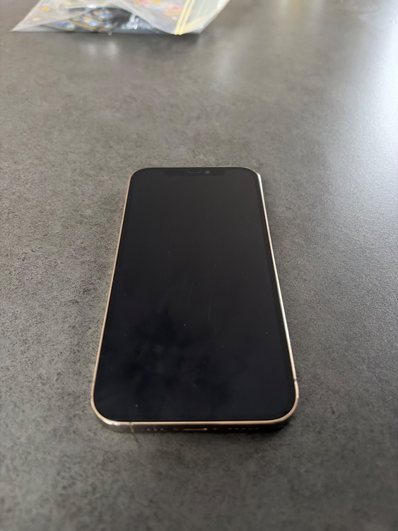 HJ7KG00P0D8J（スマホ）の商品画像 - 査定依頼日：2026年6月10日 - 最高査定価格：30,000円