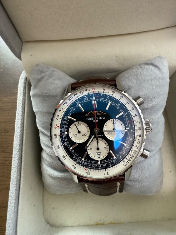 ブライトリング ナビタイマー B01 クロノグラフ4（高級時計）の商品画像 - 査定依頼日：2025年9月5日 - 最高査定価格：720,000円