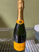 シャンパン ヴーヴ・クリコ （お酒）の商品画像 - 査定依頼日：2025年1月27日 - 最高査定価格：13,500円