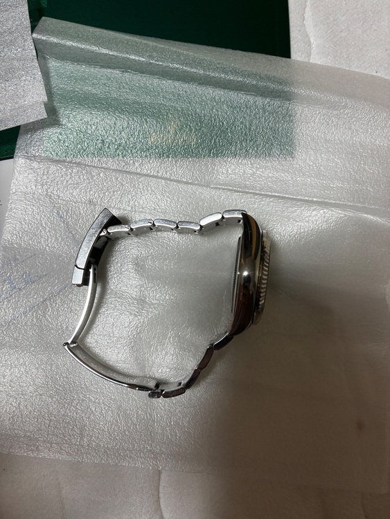 ロレックス スカイドゥエラー 32693（高級時計）の商品画像 - 査定依頼日：2025年8月16日 - 最高査定価格：3,050,000円