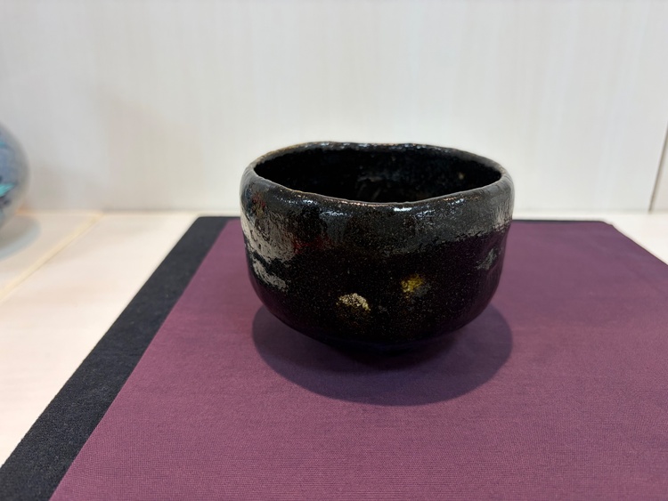 黒楽茶碗（美術品・骨董品）の商品画像 - 査定依頼日：2026年8月1日 - 最高査定価格：3,000円
