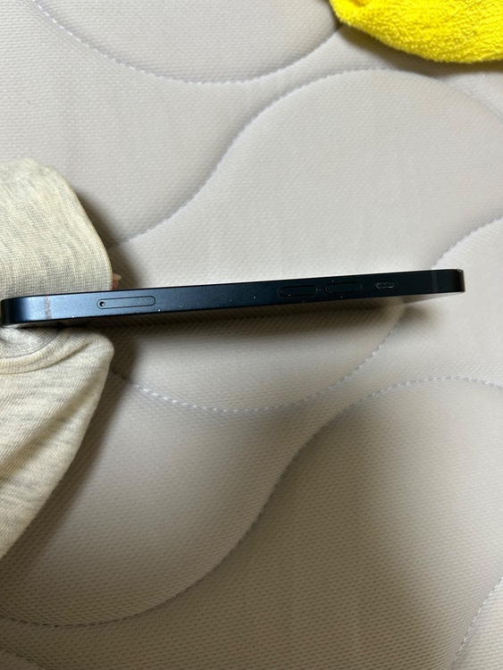 iPhone 13 128GB SIMフリー（スマホ）の商品画像 - 査定依頼日：2026年1月16日 - 最高査定価格：33,000円