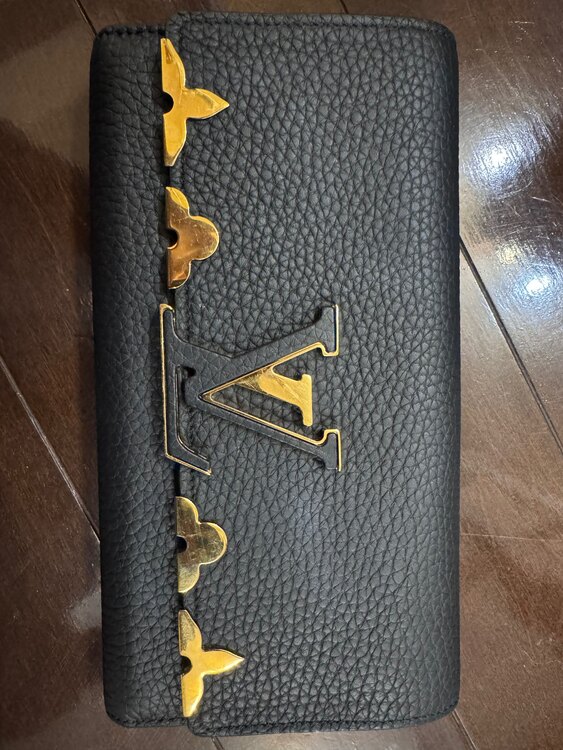 ルイヴィトン　ポルトフォイユ･カプシーヌ（ブランド財布・小物）の商品画像 - 査定依頼日：2025年3月2日 - 最高査定価格：30,000円