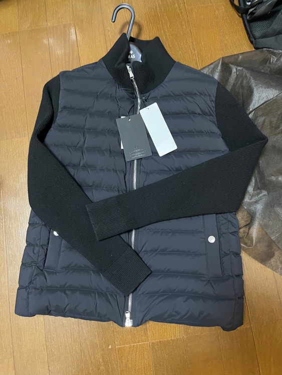 タトラスダウンジャケットNo. MTSE23A4927-D Size. 02 C（古着・ファッション）の商品画像 - 査定依頼日：2026年1月26日 - 最高査定価格：100,000円