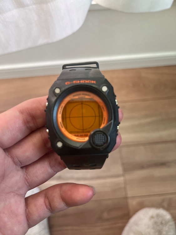 G8000B（高級時計）の商品画像 - 査定依頼日：2025年11月16日 - 最高査定価格：3,000円