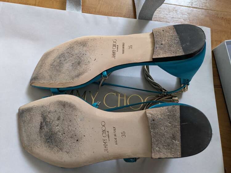 ジミーチュウ  （ブランドバッグ）の商品画像 - 査定依頼日：2025年3月25日 - 最高査定価格：2,000円