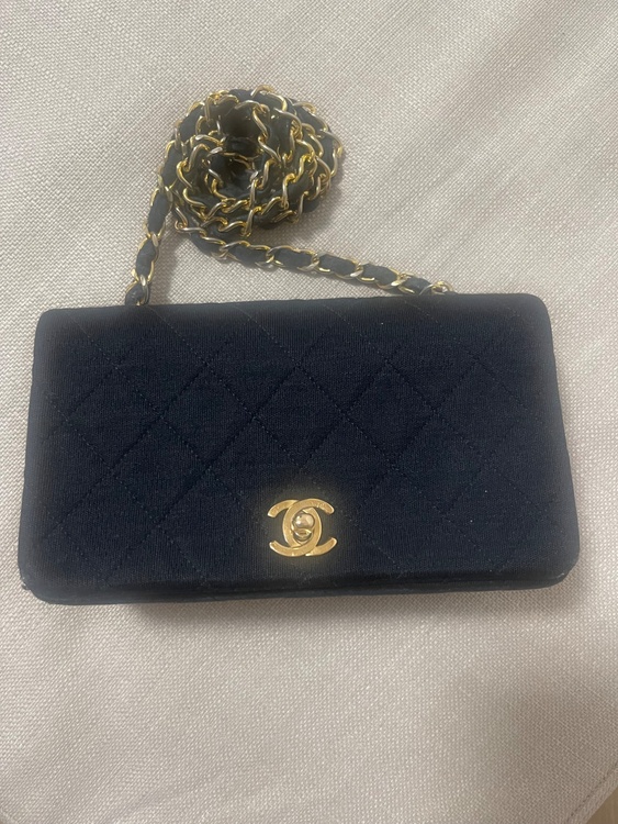CHANEL ジャージマトラッセチェーンショルダー（ブランドバッグ）の商品画像 - 査定依頼日：2026年9月23日 - 最高査定価格：220,000円