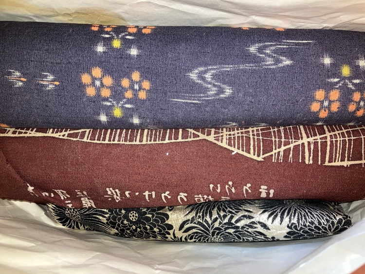 古布　ちりめん（着物）の商品画像 - 査定依頼日：2026年8月8日 - 最高査定価格：1,000円