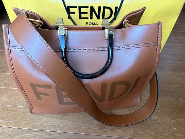 フェンディ（ブランドバッグ）の商品画像 - 査定依頼日：2026年8月16日 - 最高査定価格：75,000円