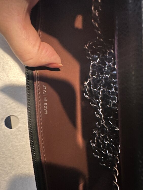 シャネル マトラッセ キャビアスキン チェーンウォレット ブラック シルバー金具（ブランドバッグ）の商品画像 - 査定依頼日：2025年2月7日 - 最高査定価格：400,000円