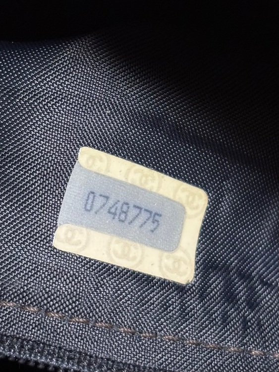 フリンジチェーンショルダー（ブランドバッグ）の商品画像 - 査定依頼日：2025年6月15日 - 最高査定価格：150,000円