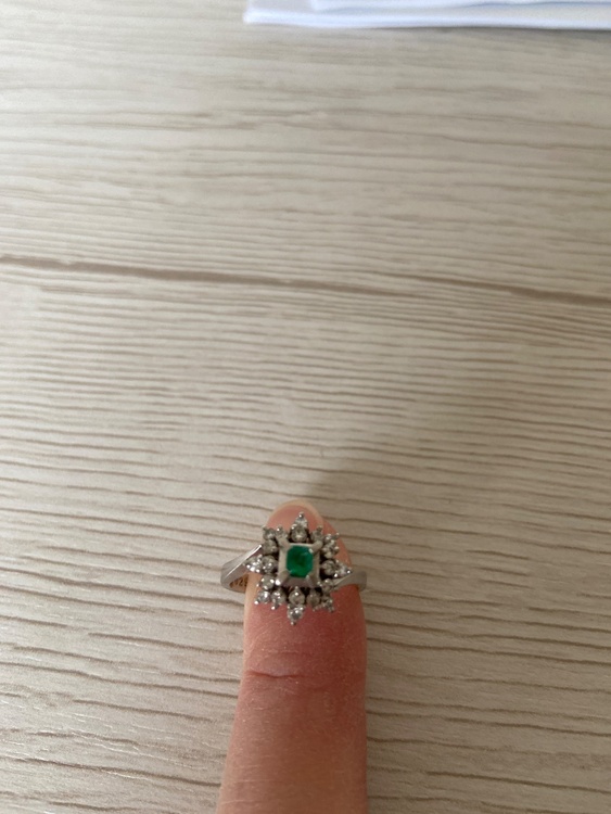 不明（宝石）の商品画像 - 査定依頼日：2025年12月21日 - 最高査定価格：100,000円