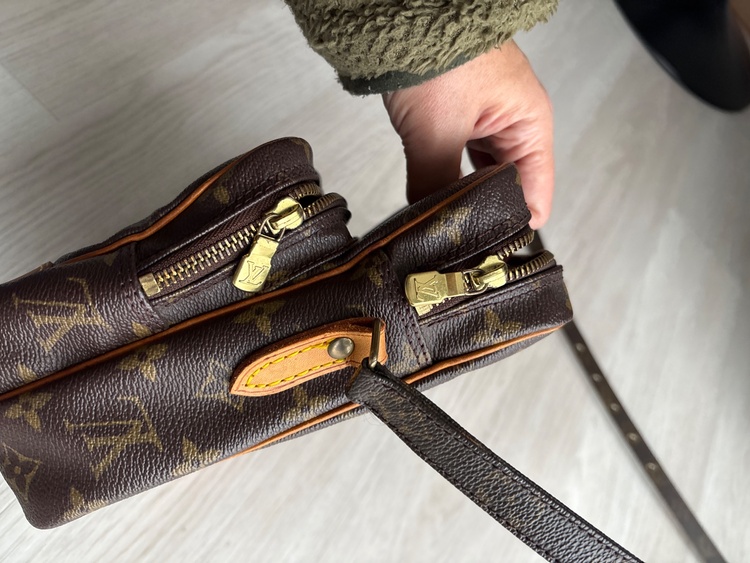 ルイヴィトン モノグラム （ブランドバッグ）の商品画像 - 査定依頼日：2026年1月4日 - 最高査定価格：37,000円