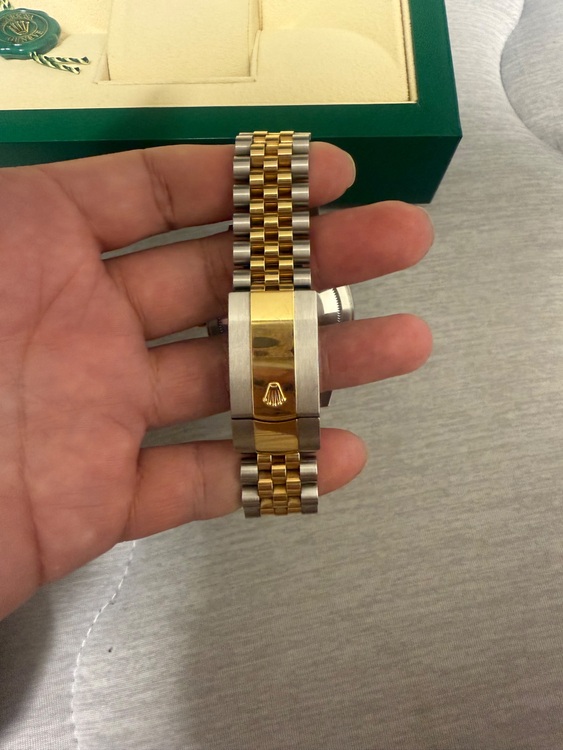 ロレックス スカイドゥエラー 326933ジュビディー（高級時計）の商品画像 - 査定依頼日：2025年12月3日 - 最高査定価格：2,800,000円