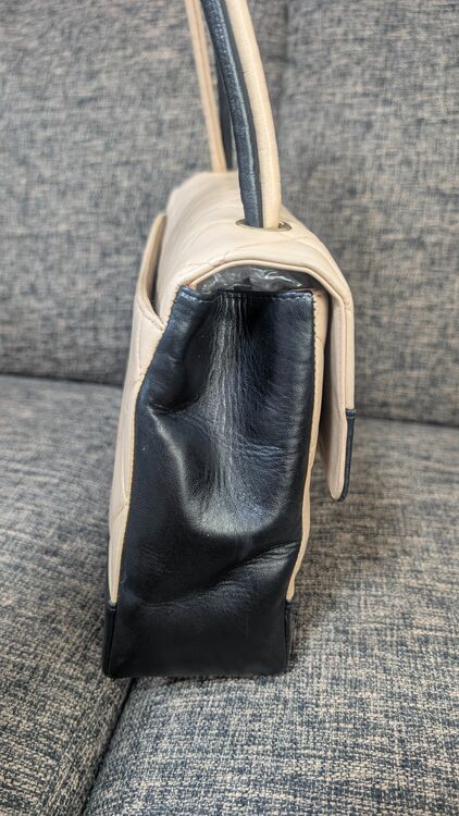 ハンドバッグ　マトラッセ　ゴールド金具　ベージュ　ブラック（ブランドバッグ）の商品画像 - 査定依頼日：2025年10月13日 - 最高査定価格：150,000円