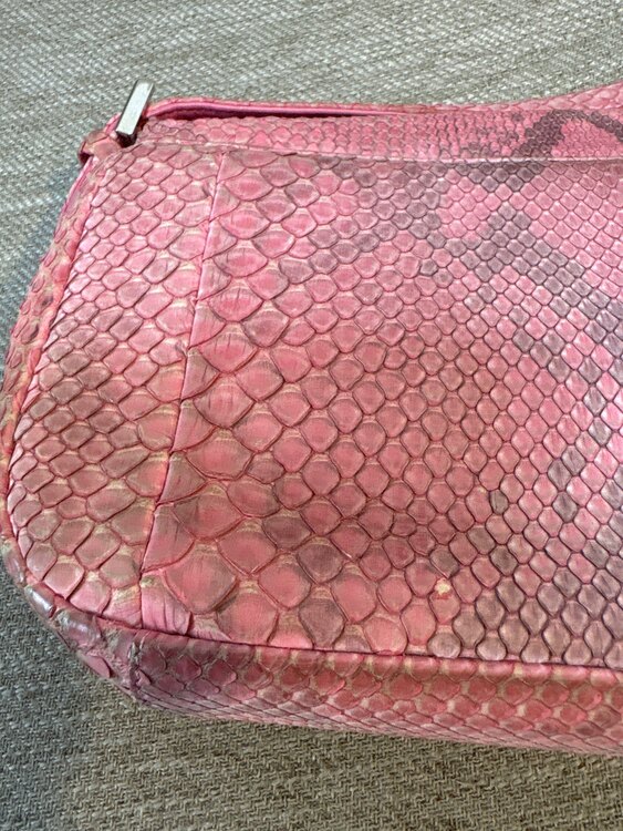 ハンドバッグ（ブランドバッグ）の商品画像 - 査定依頼日：2025年1月18日 - 最高査定価格：2,000円